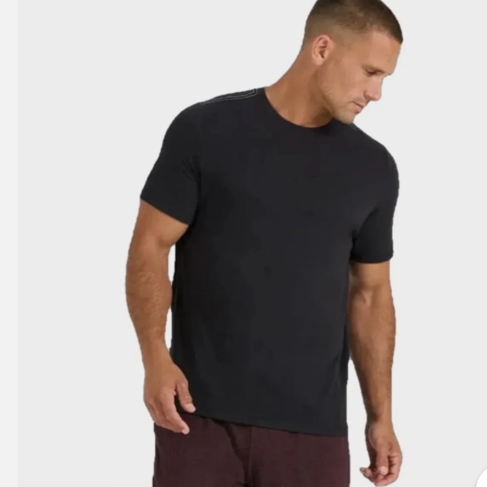 Vuori Current Tech Tee Shirt Style V195 Black Size X-Large NWOT